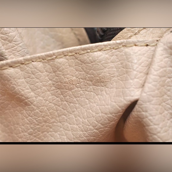 Louis Vuitton Monogram Toilette 23 Clutch - Picture 11 of 12